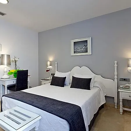 Hotel Carlos V 3*