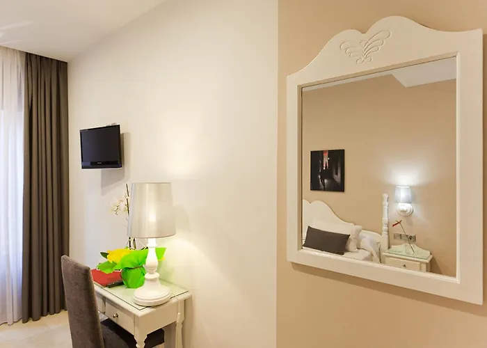 卡洛斯五世酒店